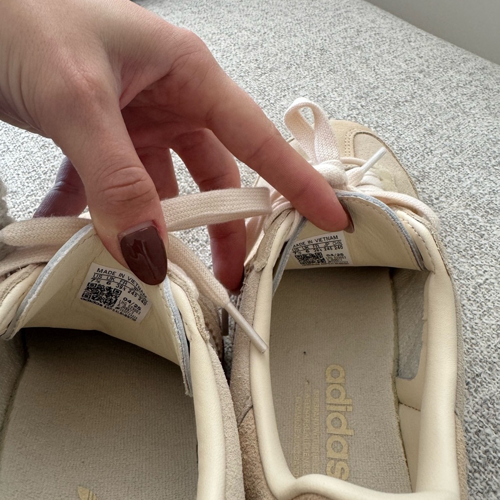 Adidas Women's Cream Sambas - Picture 4 of 7